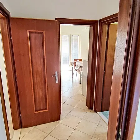 Apartment Leana - Great Location And Close To Supetar