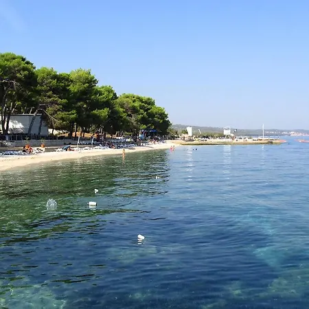 Leana - Great Location And Close To Supetar