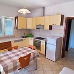 Leana Διαμέρισμα *
