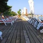 Leana Διαμέρισμα *